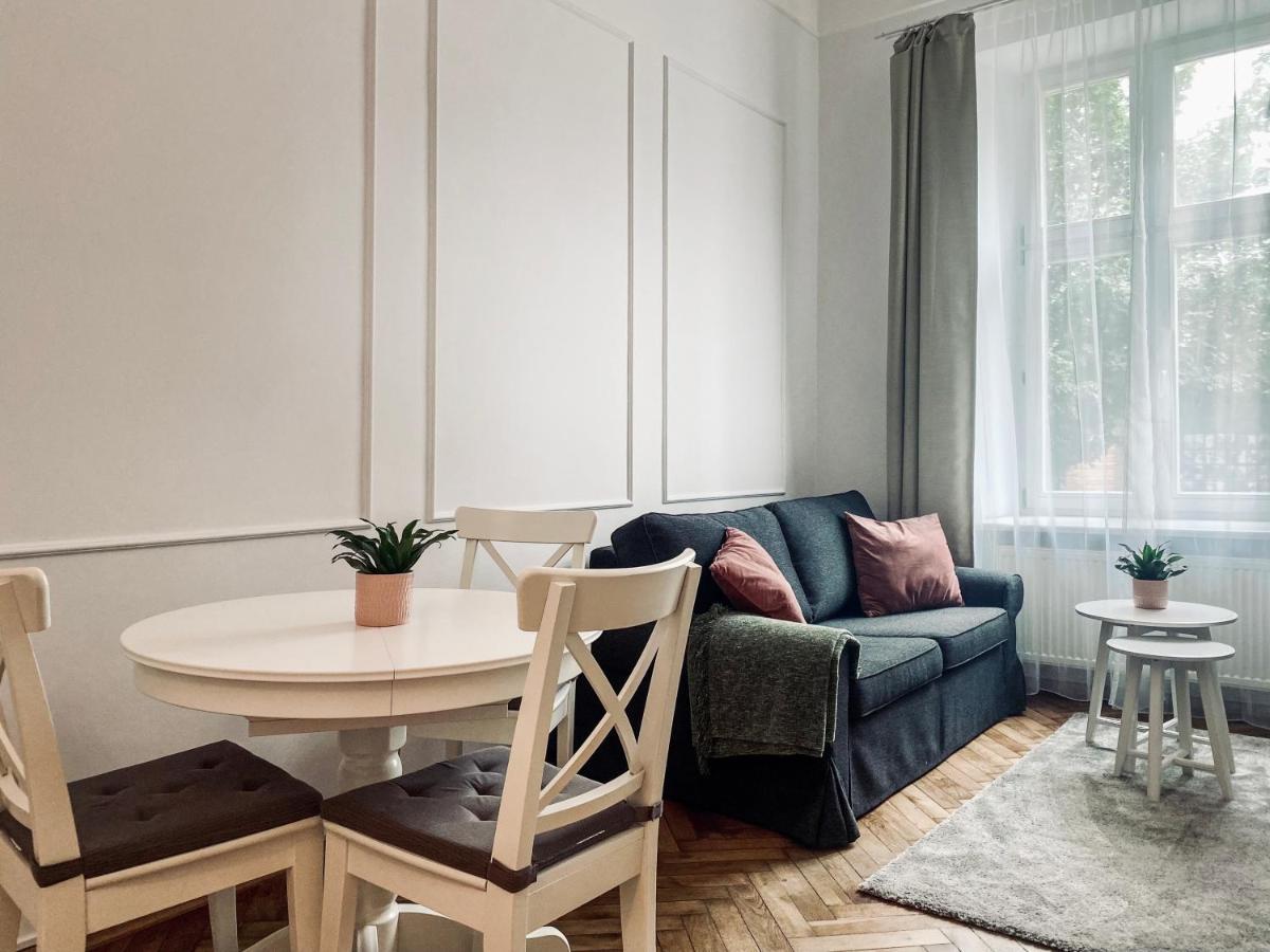 קרקוב Beautiful Apartment With Two Rooms, Cracow Old Town מראה חיצוני תמונה